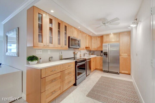 Building Photo - 3221 S Ocean Blvd