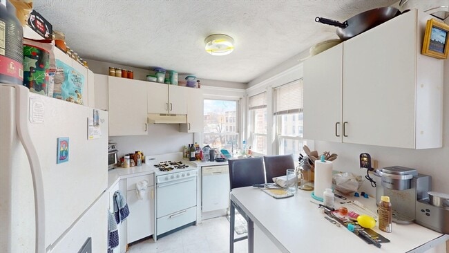 Foto del edificio - 217 Chestnut Hill Ave