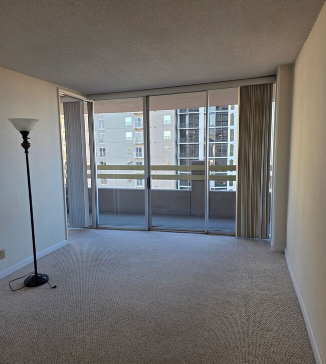 Building Photo - Arlington Towers Condo