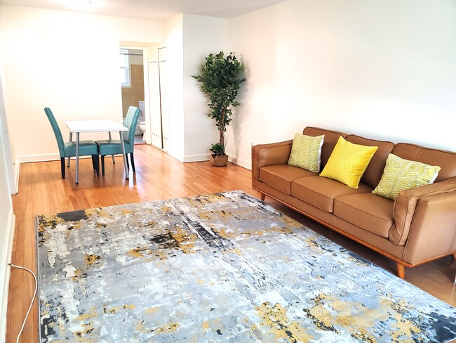 Foto del edificio - 127 Webster St NE