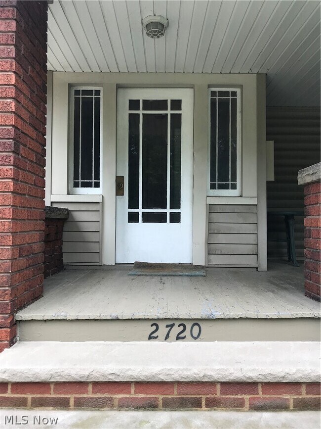 Foto del edificio - 2720 Mayfield Rd