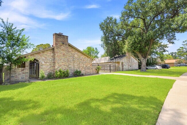 Building Photo - 6215 Autumn Arbor Dr