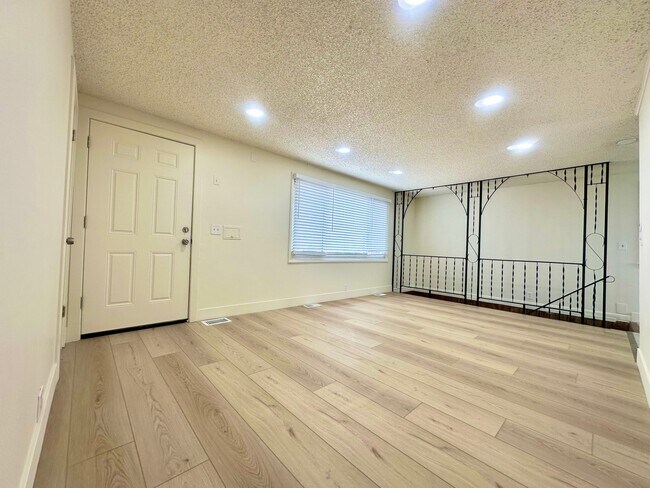 Building Photo - 1446 S Vrain Way