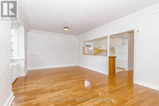 Building Photo - 80 Albani St