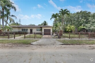 Building Photo - 6306 SW 12th St