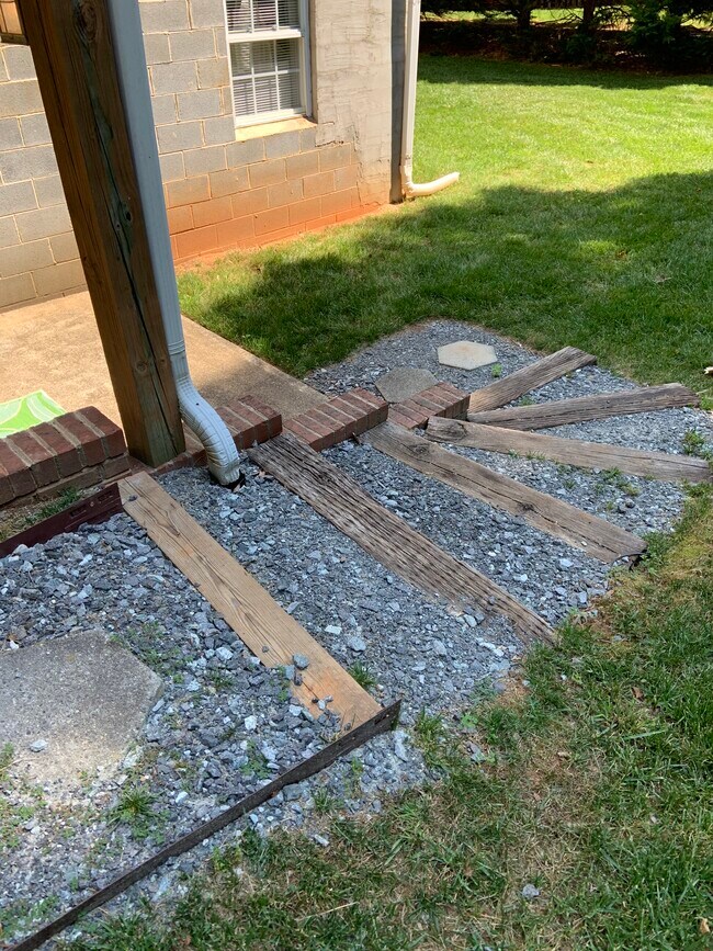 Foto del edificio - 510 Crescent Leaf Ln