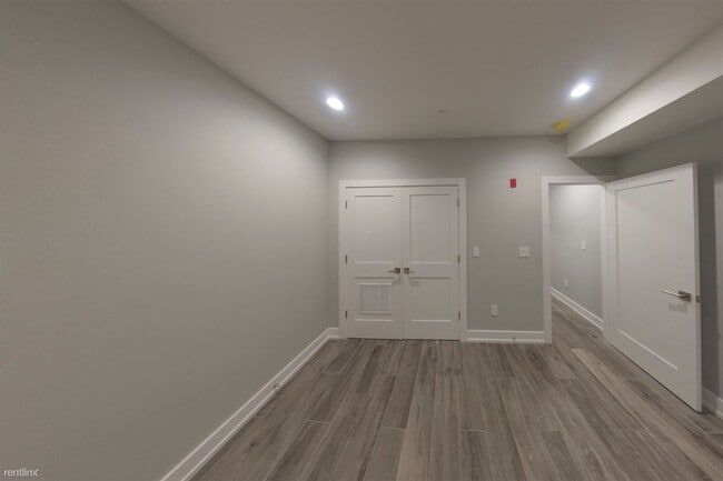 Building Photo - 4 br, 3 bath House - 3834 BARING ST Unit 101