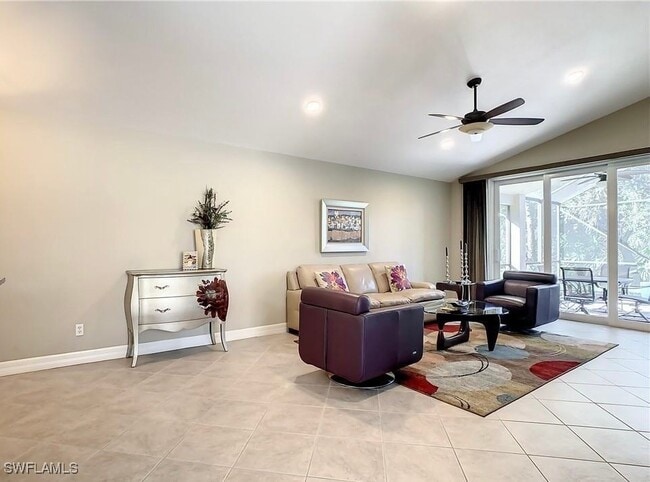 Foto del edificio - 2025 Painted Palm Dr