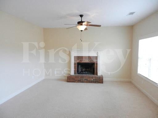 Foto del edificio - 6303 Spring Cove Dr