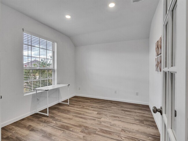 Foto del edificio - 3712 Windy Brk Rd