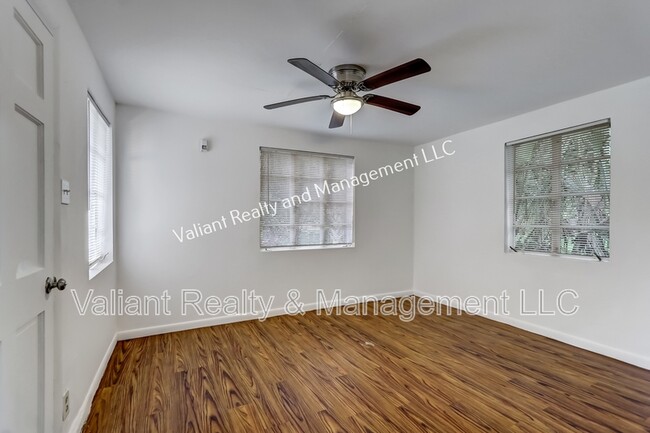 Building Photo - 246 Jasmine St