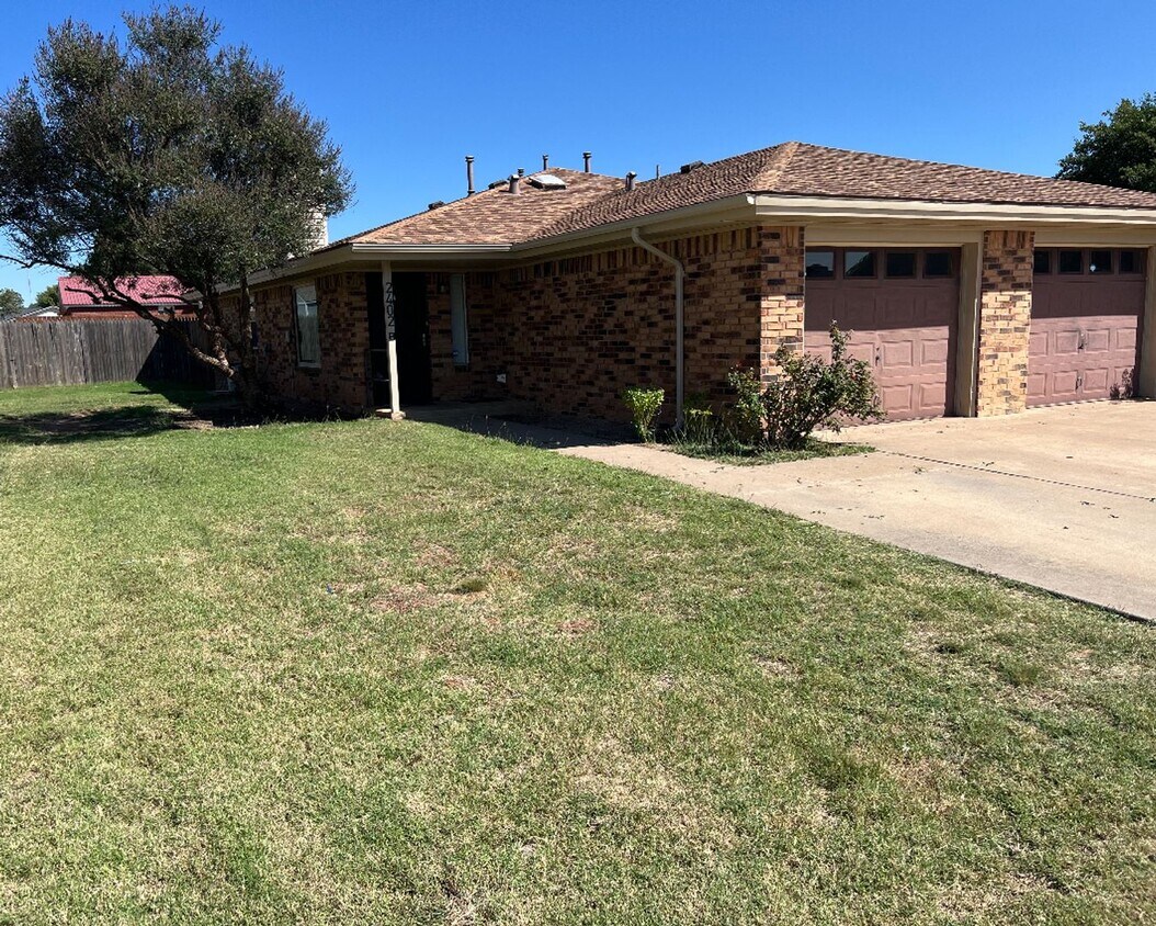 Foto principal - 2402 97th St