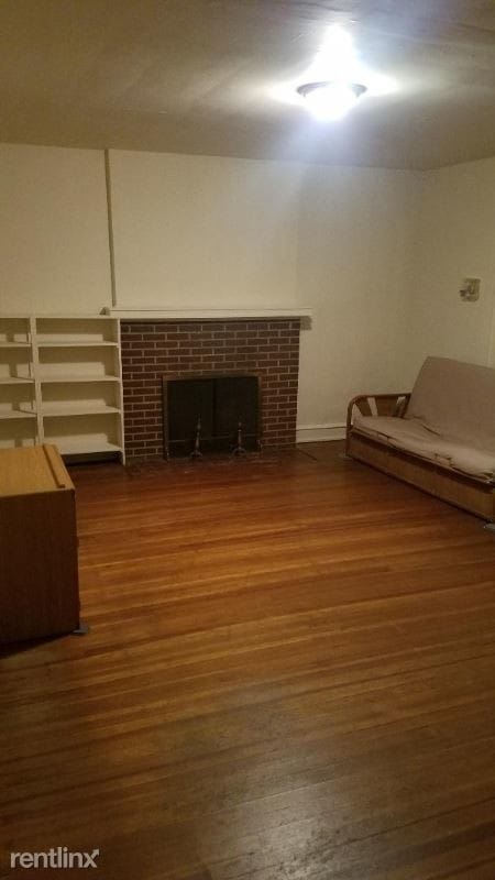 Building Photo - 208 W 27th St
