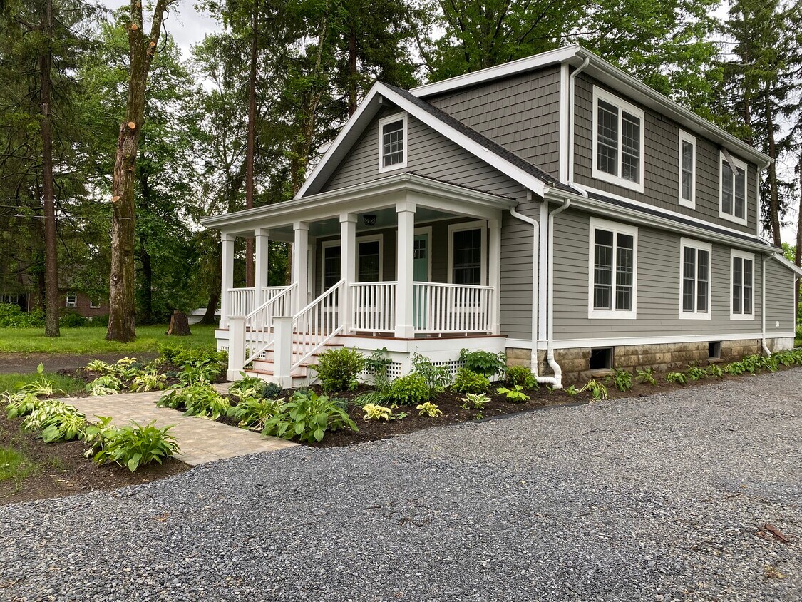 Foto principal - 132 Rhinecliff Rd