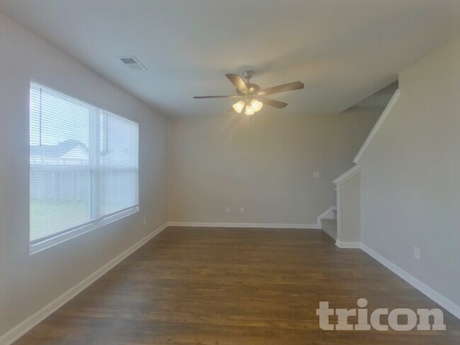 Building Photo - 520 Gentle Breeze Ln