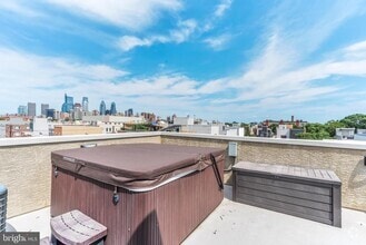 Building Photo - 2403 Manton St