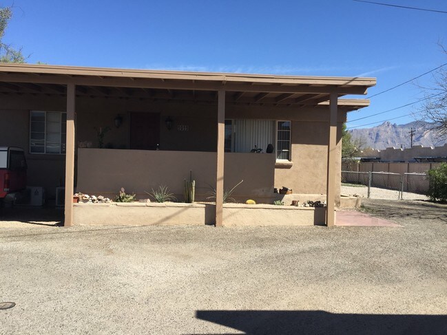 Building Photo - 1011 E Halcyon Rd