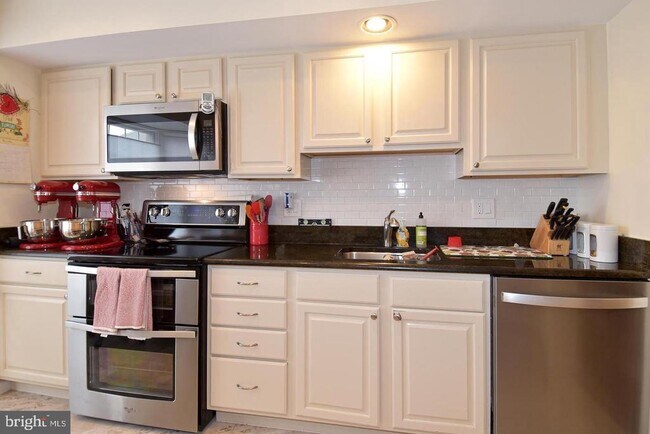 Foto del edificio - 5449 Grove Ridge Way