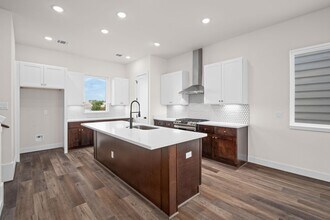 Building Photo - 3905 B Pinemont Dr