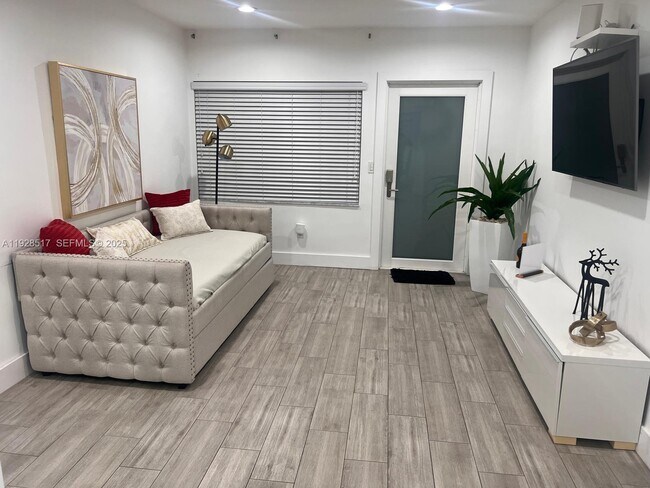 Foto del edificio - 3675 SW 26th St