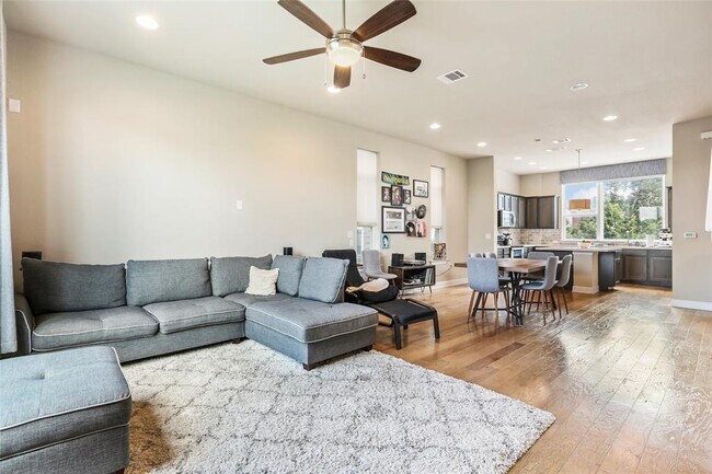 Foto del edificio - 1416 Waterloo Shore Ln