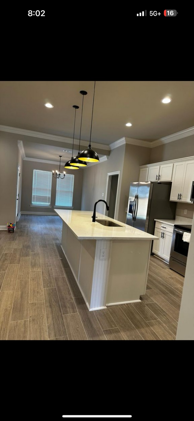 Building Photo - 6866 Summerset Dr