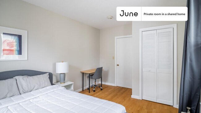 Foto del edificio - Room in Shared 3 bed/1 bath home