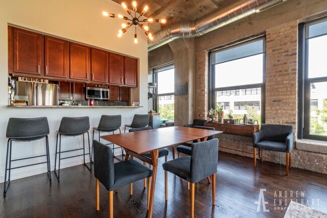 Foto del edificio - 1111 W 15th St