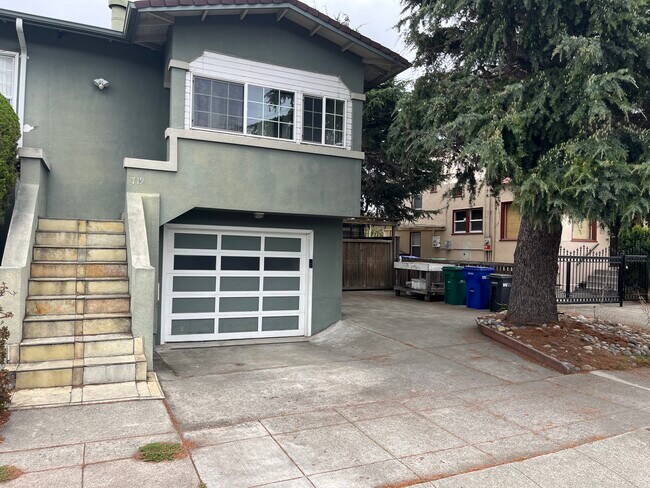 Foto del edificio - 719 Stannage Ave
