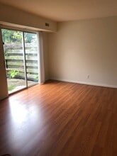 Building Photo - 212 E Cadbury Dr