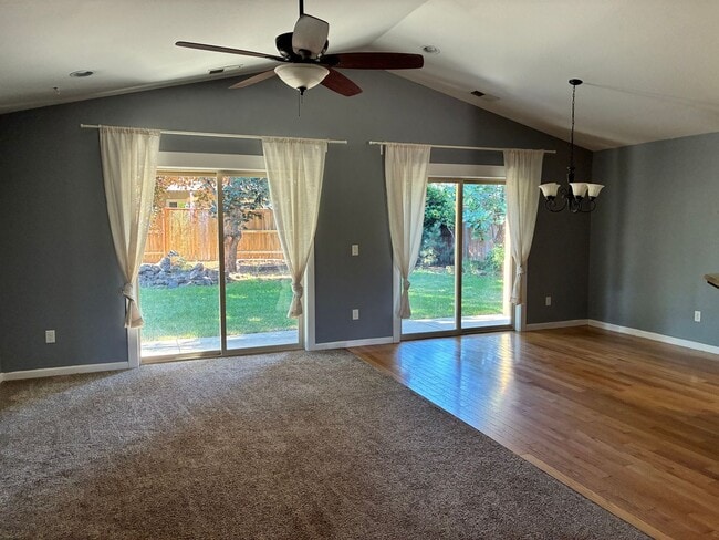 Building Photo - Beautiful East Medford 4 Bedroom 2 Bathroom Home