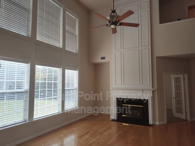Foto del edificio - 10804 Fountaingrove Dr