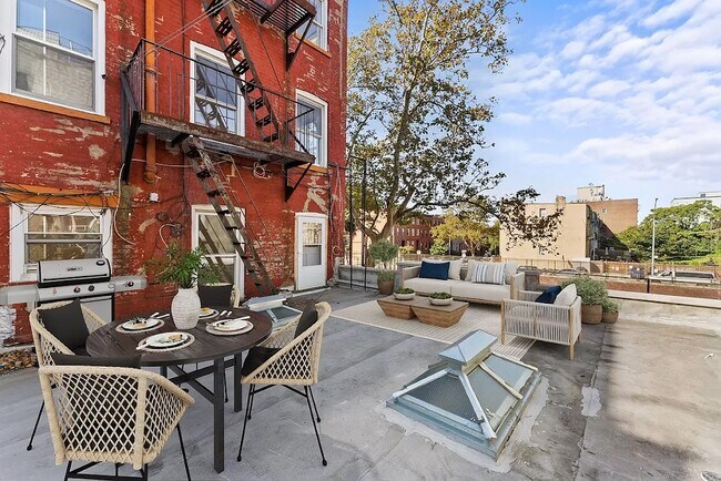 Foto del edificio - 105 Carroll St