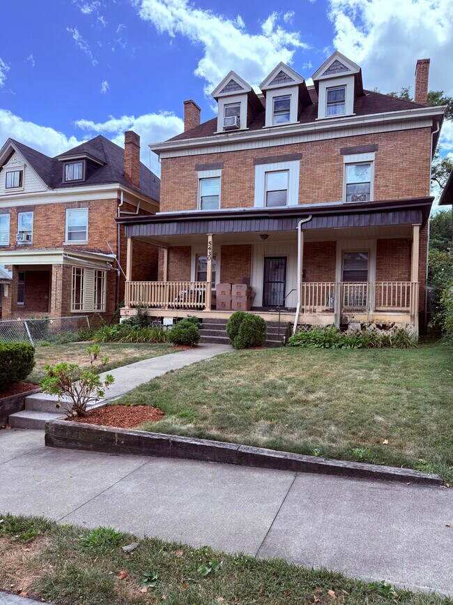 Foto del edificio - 5430 Baywood St