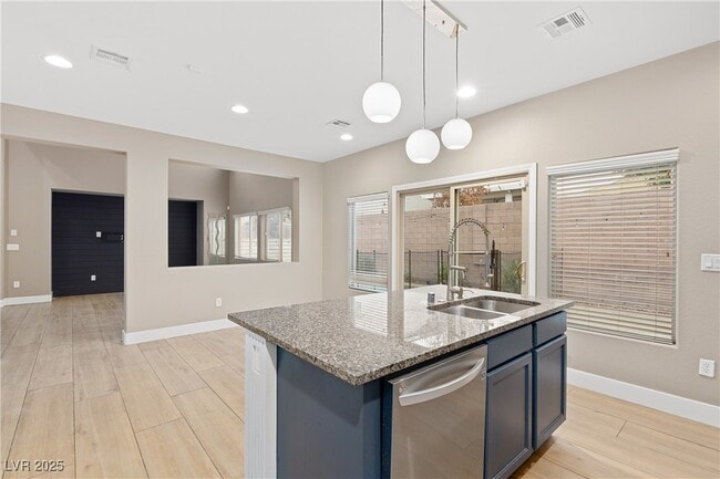 Building Photo - 10589 Cliff Lake St