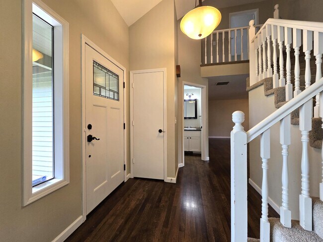 Building Photo - 20365 NW Quail Hollow Dr