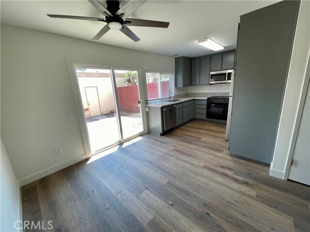 Building Photo - 461 W Alton Ave