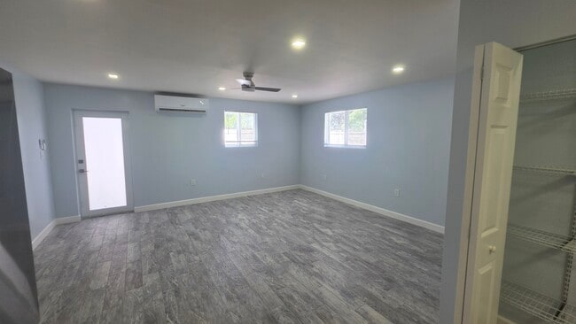 Foto del edificio - 3740 SW 40th St