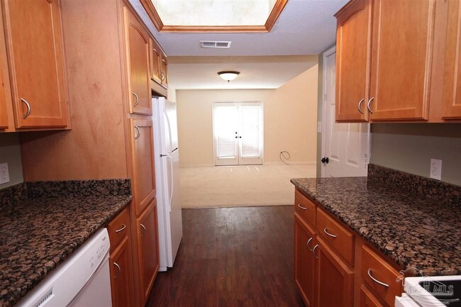 Building Photo - 3528 Parkwood Ave