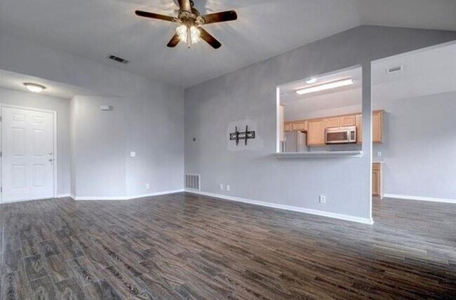 Building Photo - 351 Zebra Dr