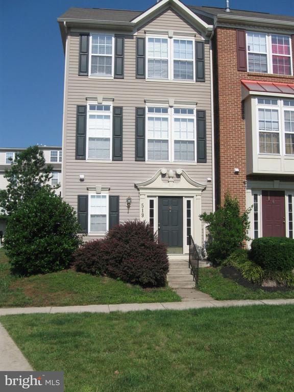 Building Photo - 519 Eisenhower Dr
