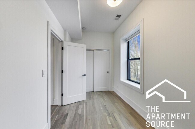 Foto del edificio - 2553 W Hirsch St