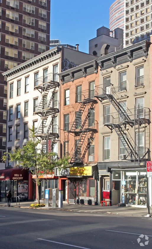 Primary Photo - 1049-1051 Second Ave