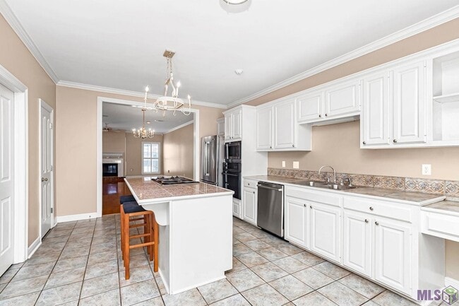 Building Photo - 9007 Highland Rd