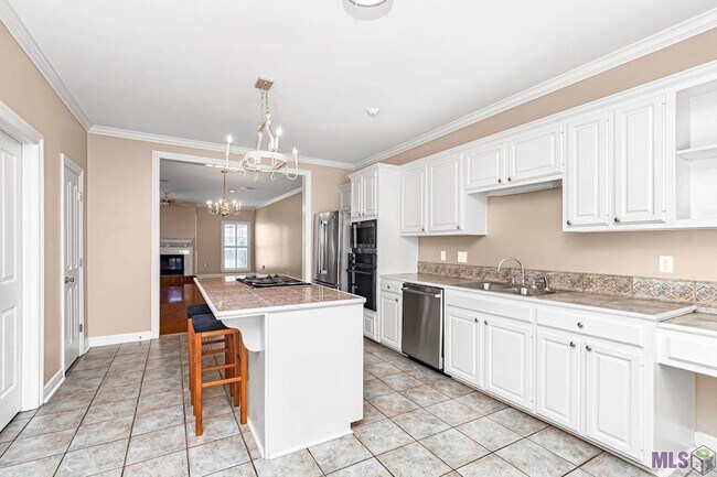 Foto del edificio - 9007 Highland Rd