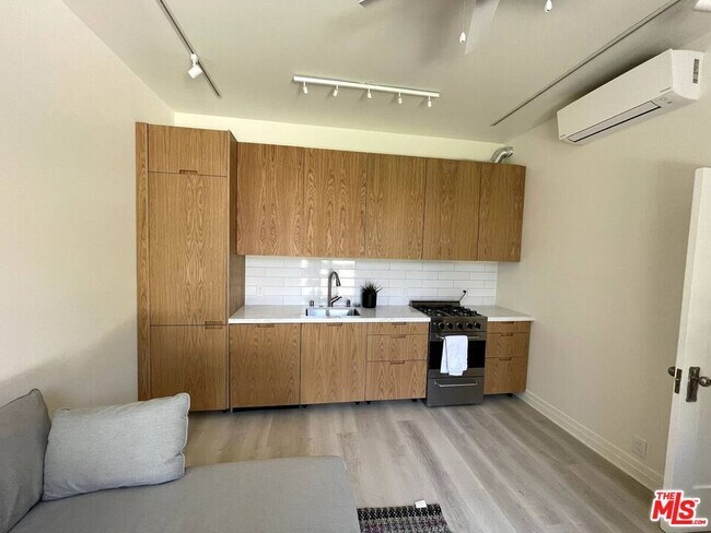 Foto del edificio - 708 6th Ave