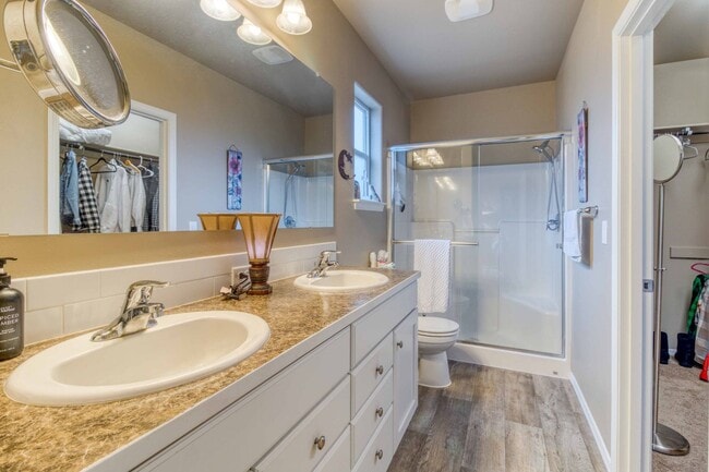 Building Photo - Furnished home in Bend, OR