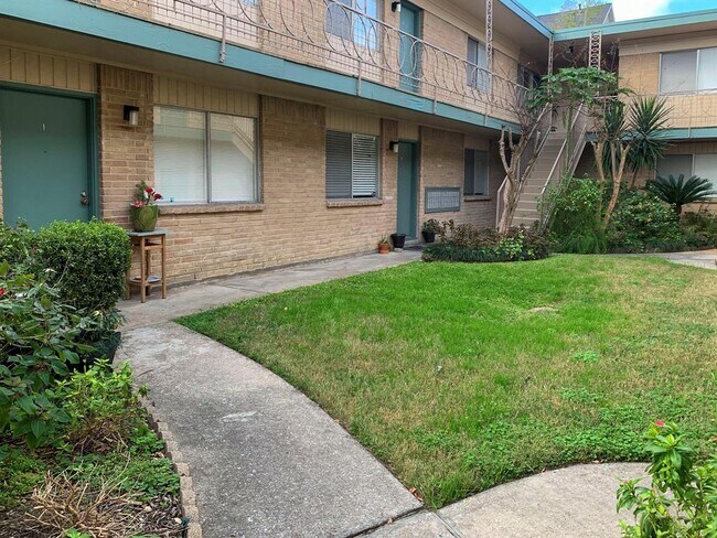 Foto del edificio - 2206 Hazard St
