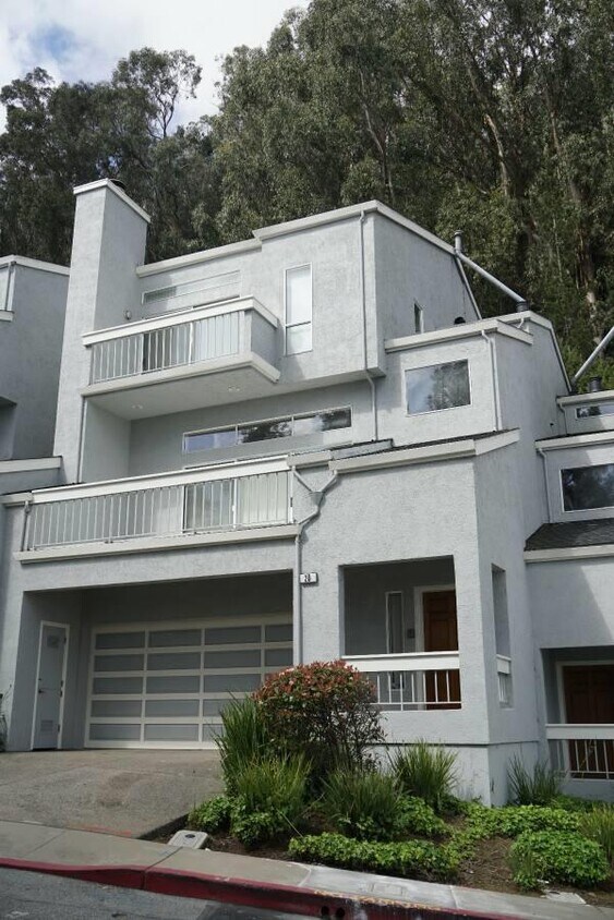 Foto principal - 20 Livingston Terrace Dr
