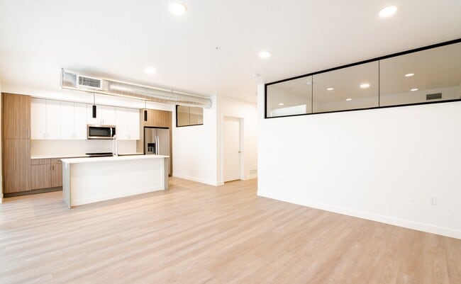 James 2-Bed Apartment Unit - Dixon Place